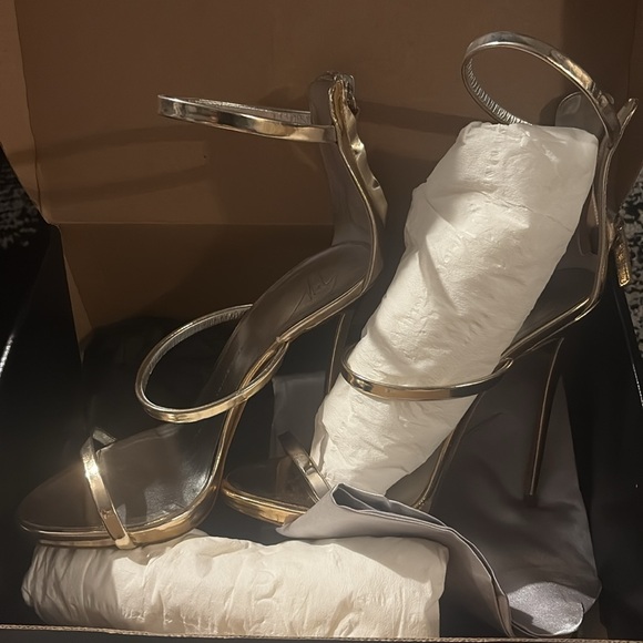 Giuseppe Zanotti Gold Metallic Heels size 37 (7.5 women) - Picture 5 of 10